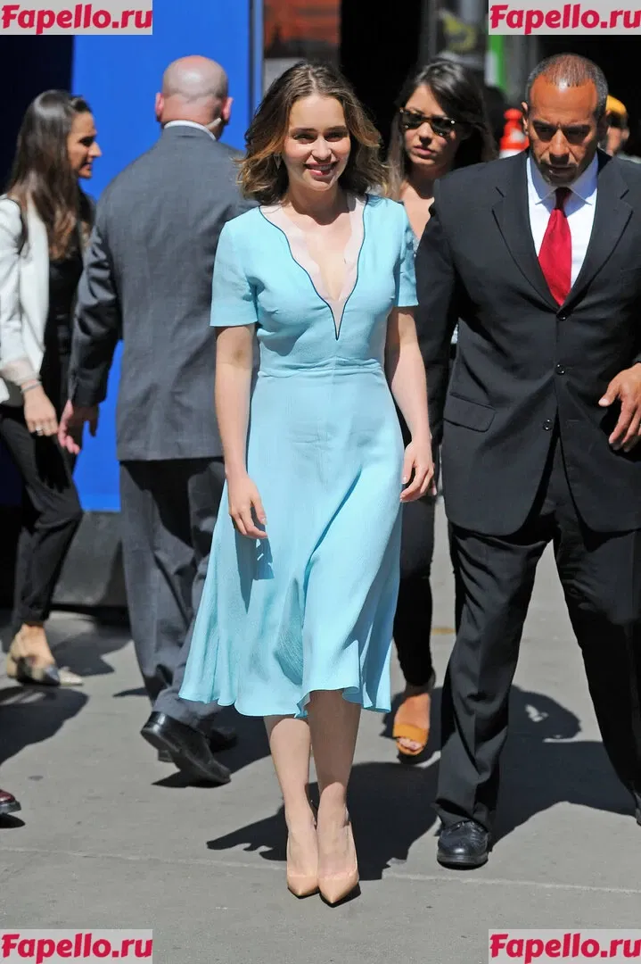 Emilia Clarke Onlyfans Photo Gallery 