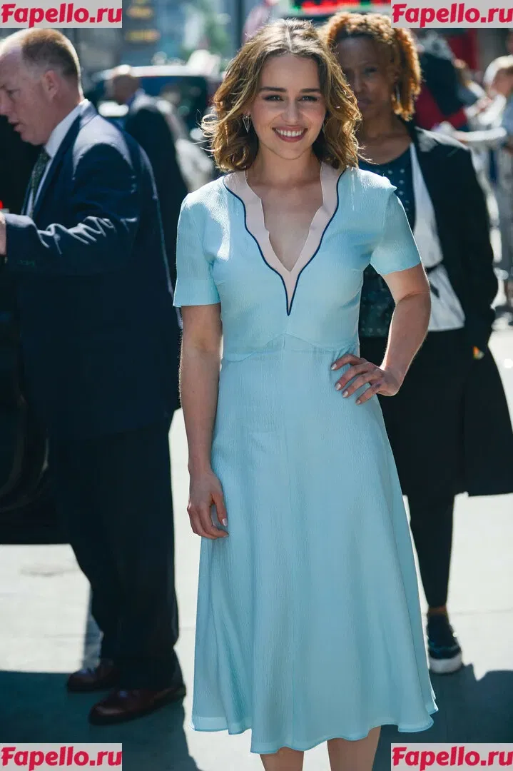 Emilia Clarke Onlyfans Photo Gallery 