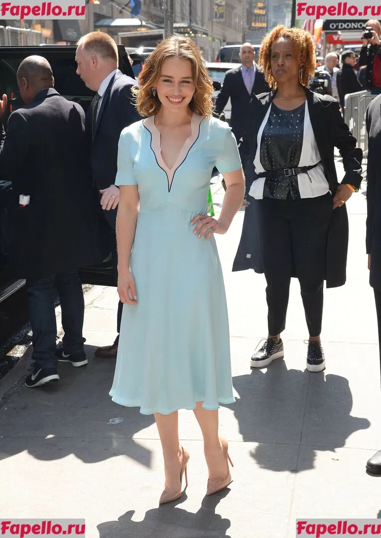 Emilia Clarke Onlyfans Photo Gallery 