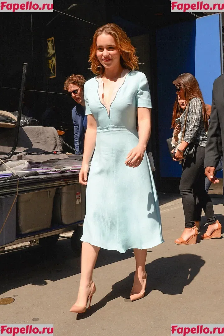 Emilia Clarke Onlyfans Photo Gallery 