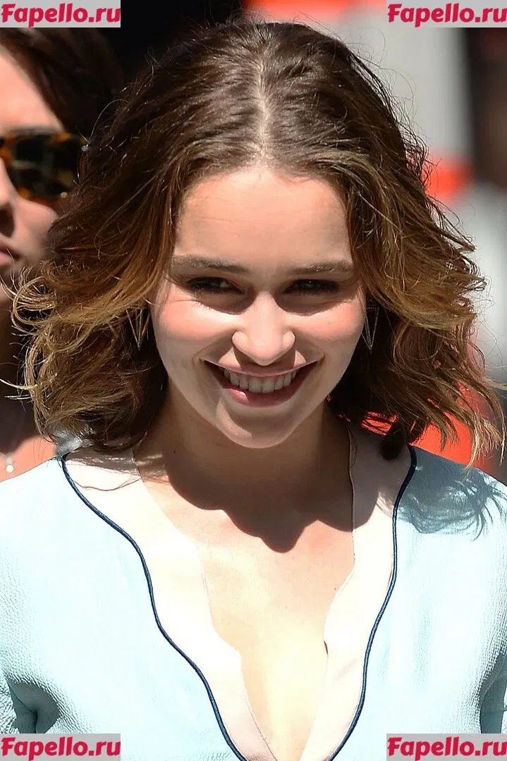 Emilia Clarke Onlyfans Photo Gallery 
