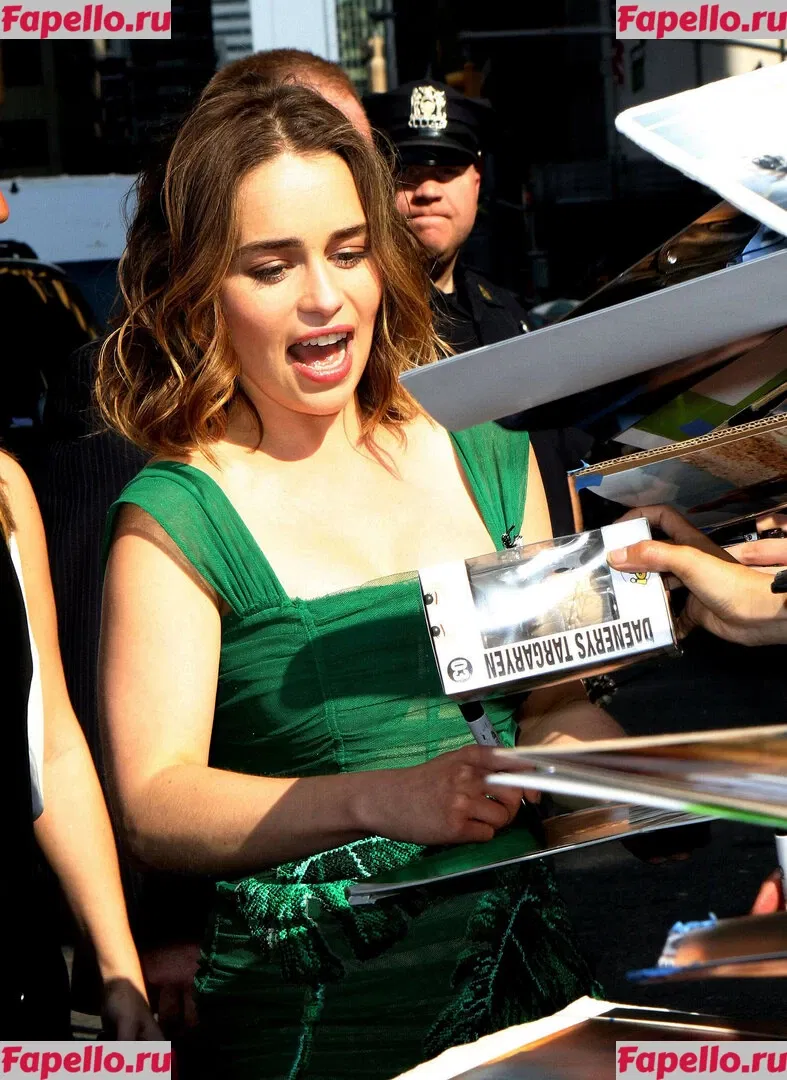 Emilia Clarke Onlyfans Photo Gallery 