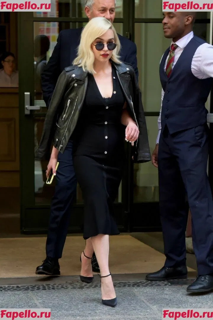 Emilia Clarke Onlyfans Photo Gallery 