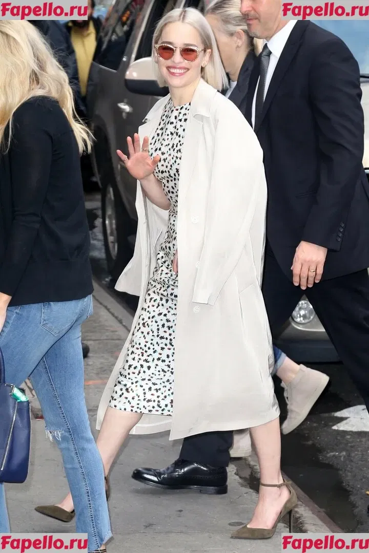 Emilia Clarke Onlyfans Photo Gallery 
