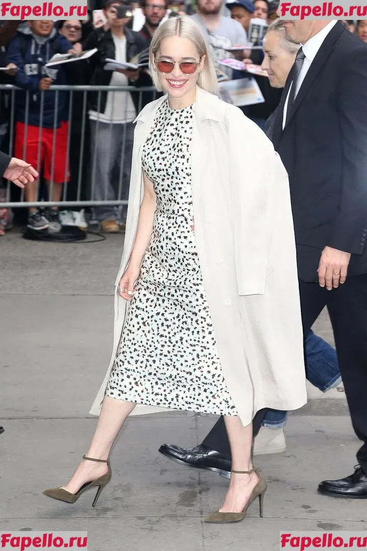 Emilia Clarke Onlyfans Photo Gallery 
