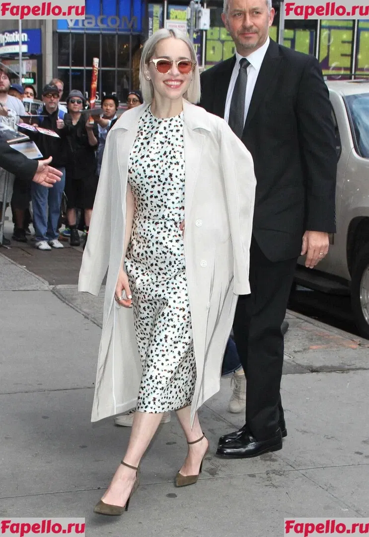 Emilia Clarke Onlyfans Photo Gallery 