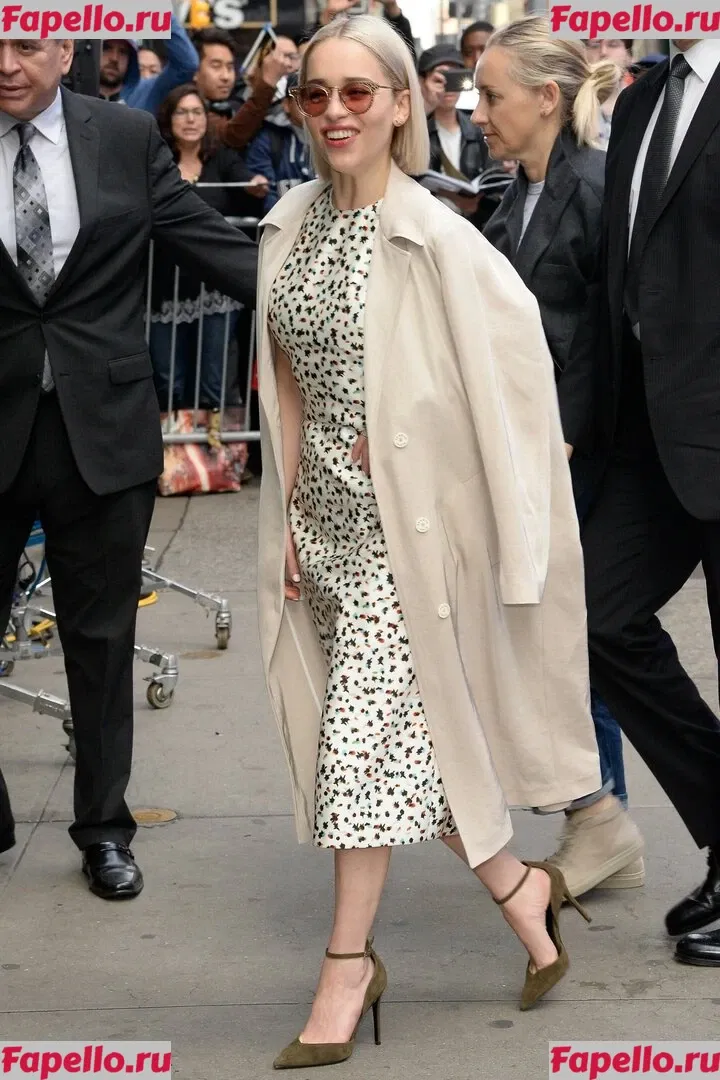 Emilia Clarke Onlyfans Photo Gallery 