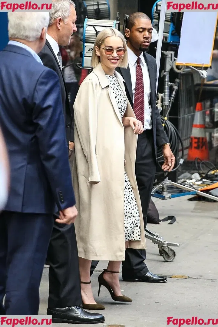 Emilia Clarke Onlyfans Photo Gallery 