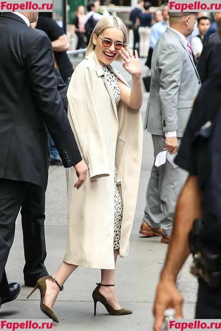 Emilia Clarke Onlyfans Photo Gallery 