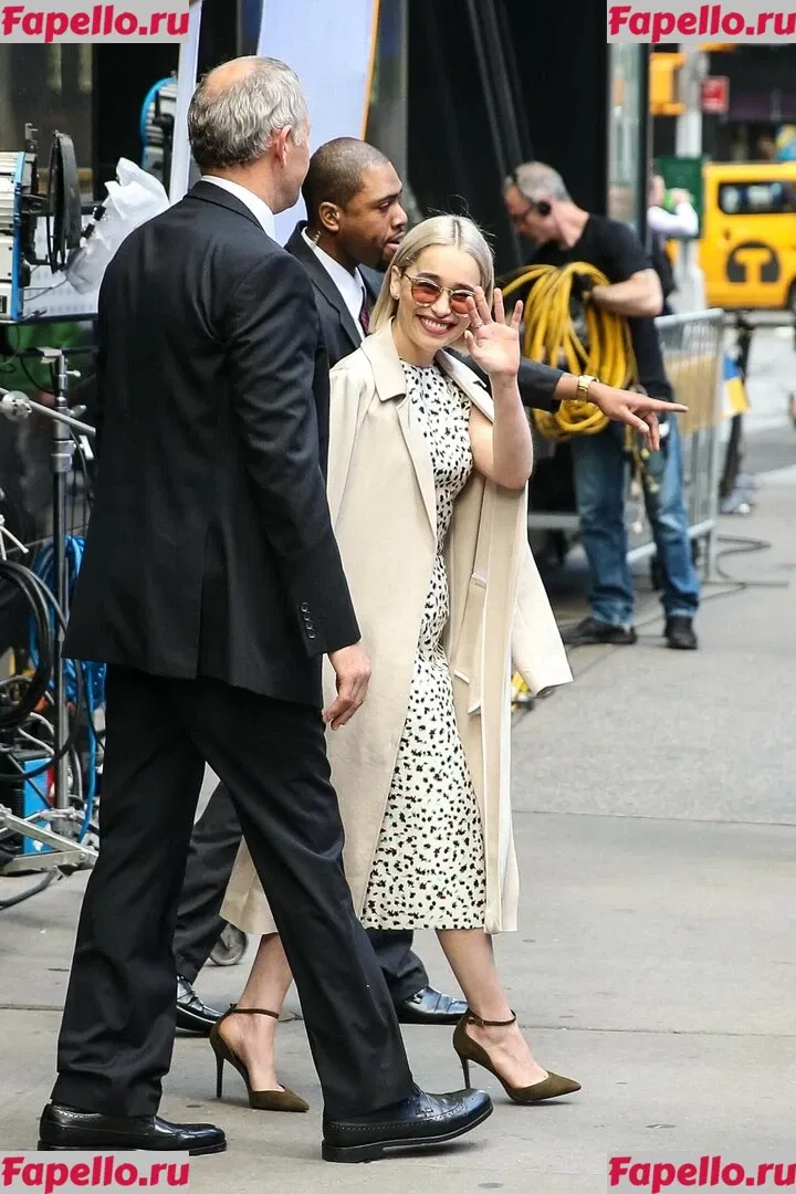 Emilia Clarke Onlyfans Photo Gallery 