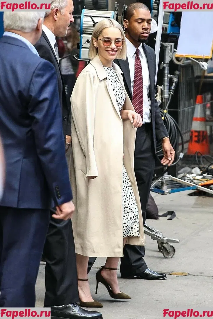 Emilia Clarke Onlyfans Photo Gallery 