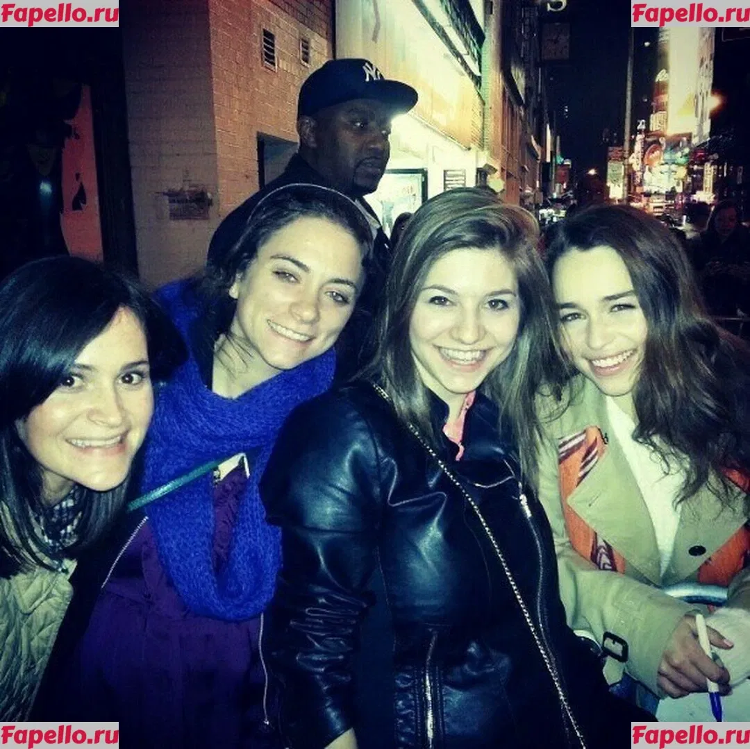 Emilia Clarke Onlyfans Photo Gallery 
