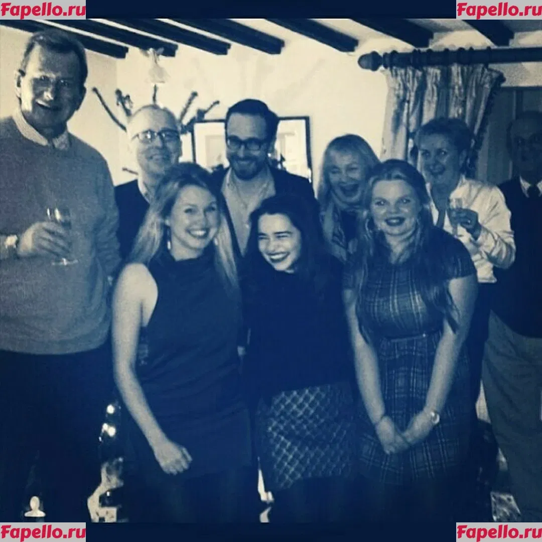 Emilia Clarke Onlyfans Photo Gallery 