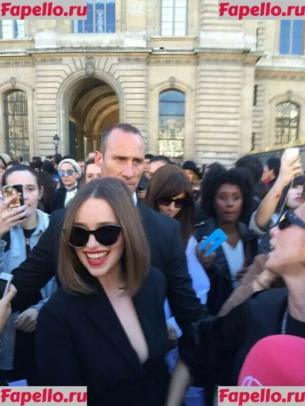 Emilia Clarke Onlyfans Photo Gallery 