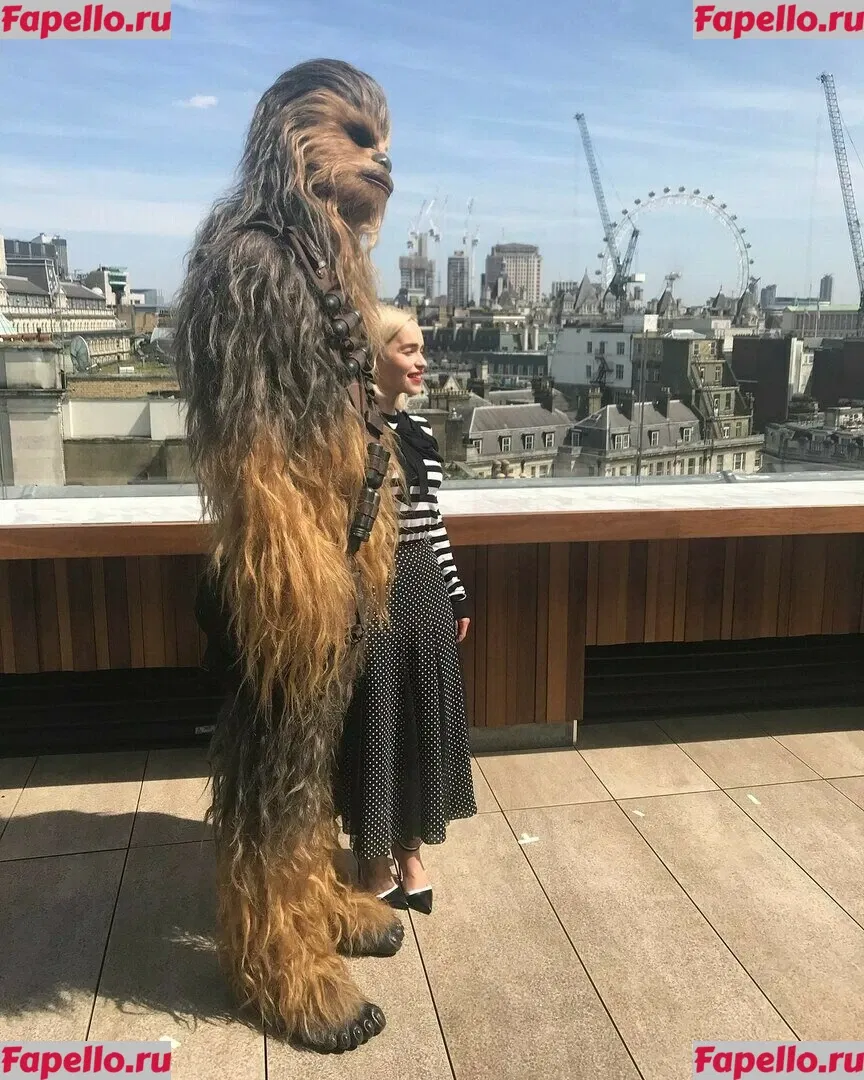 Emilia Clarke Onlyfans Photo Gallery 
