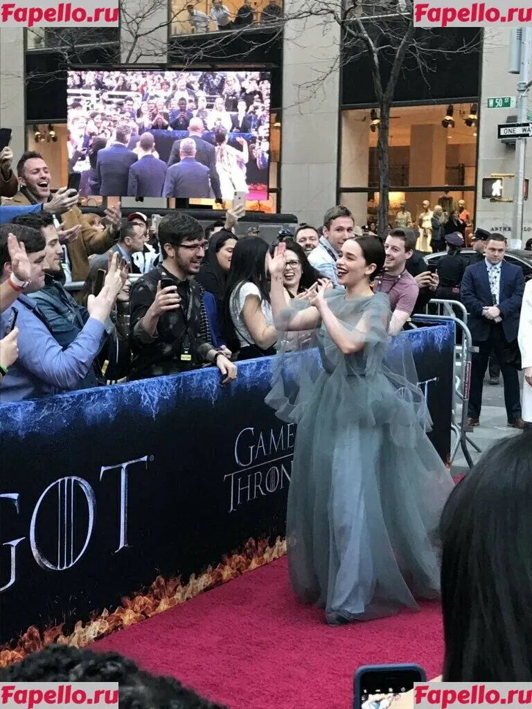 Emilia Clarke Onlyfans Photo Gallery 