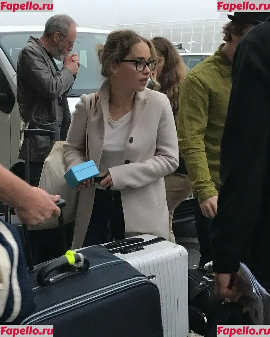 Emilia Clarke Onlyfans Photo Gallery 
