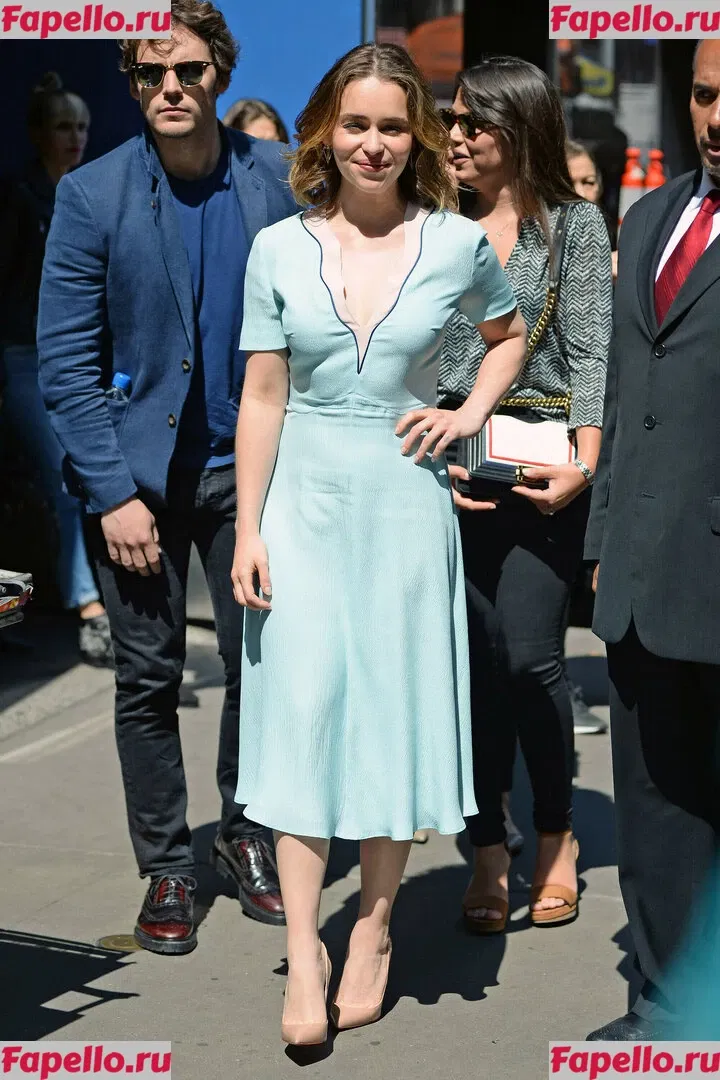 Emilia Clarke Onlyfans Photo Gallery 