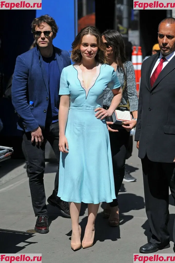 Emilia Clarke Onlyfans Photo Gallery 