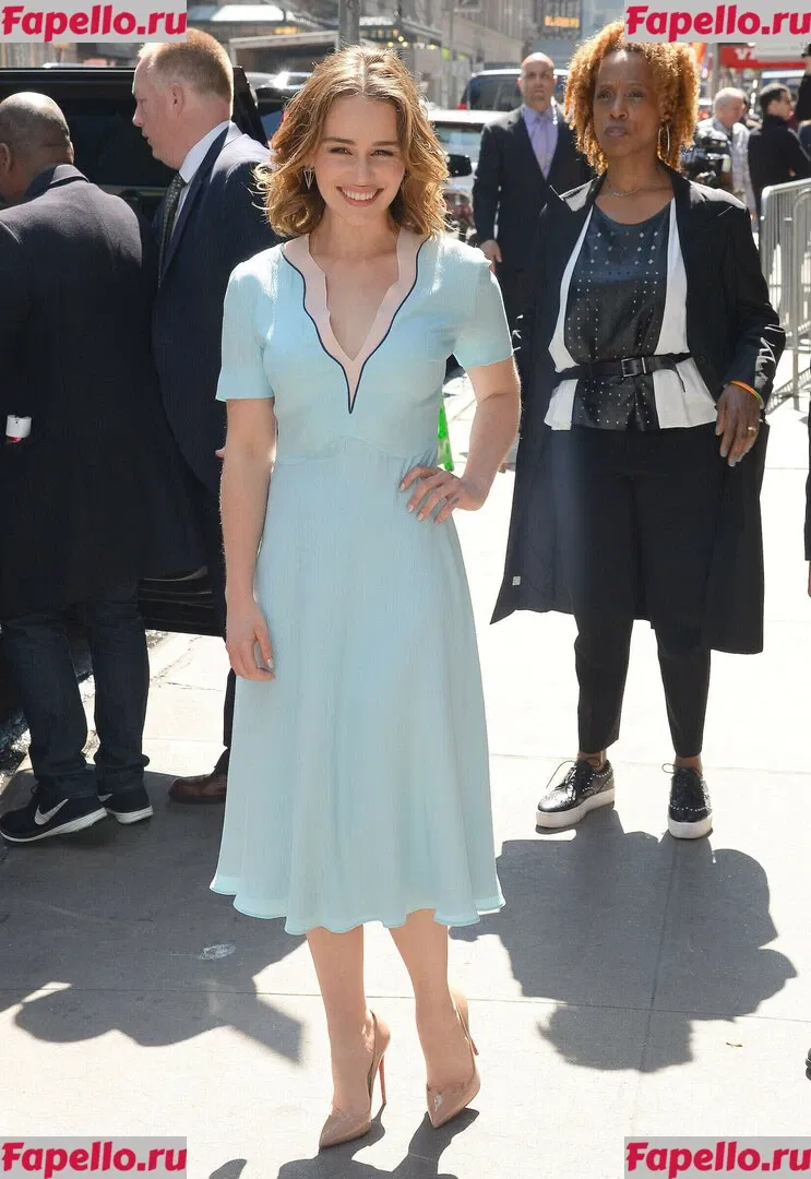Emilia Clarke Onlyfans Photo Gallery 