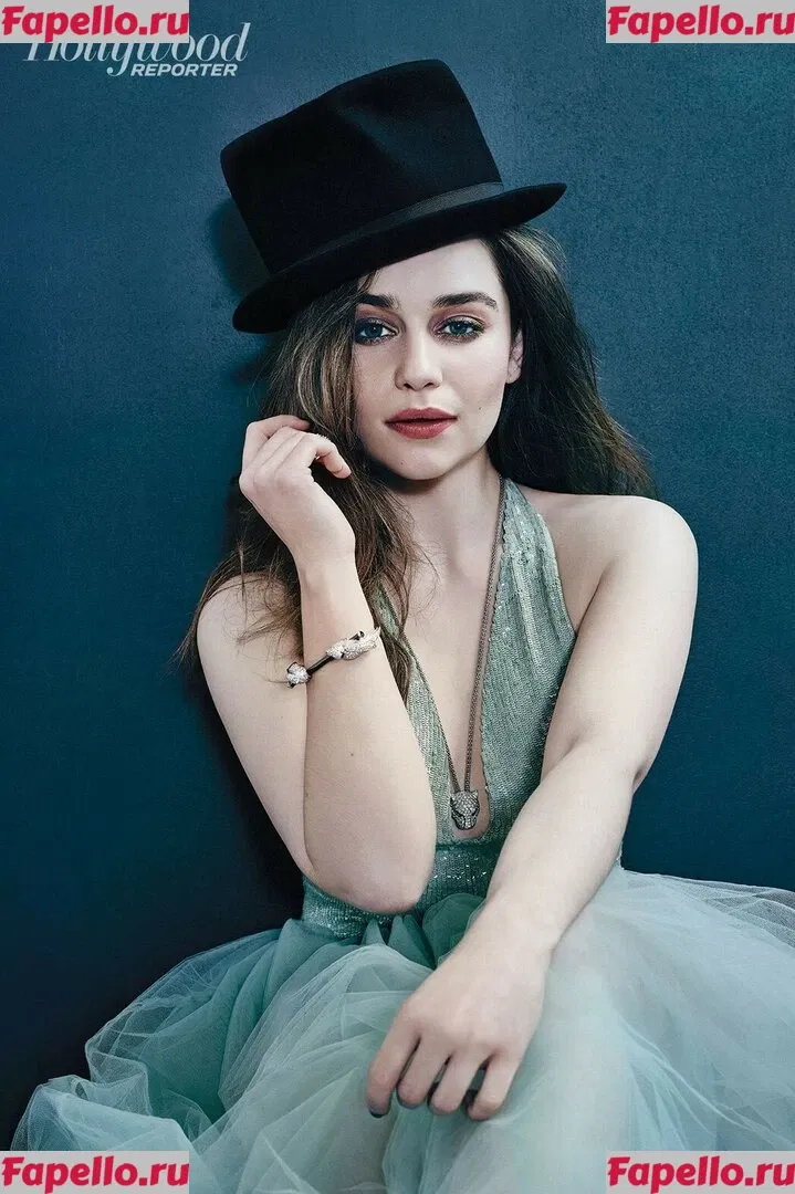 Emilia Clarke Onlyfans Photo Gallery 