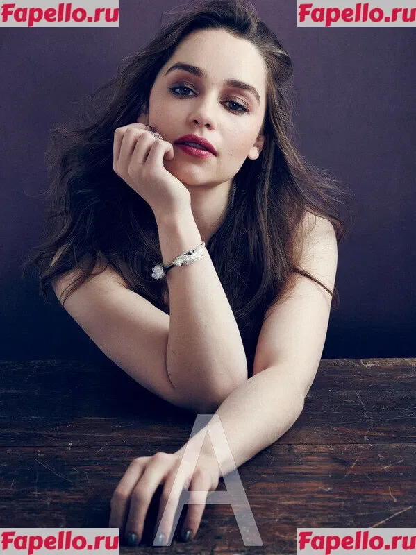 Emilia Clarke Onlyfans Photo Gallery 