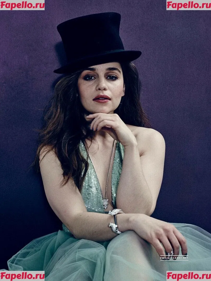 Emilia Clarke Onlyfans Photo Gallery 