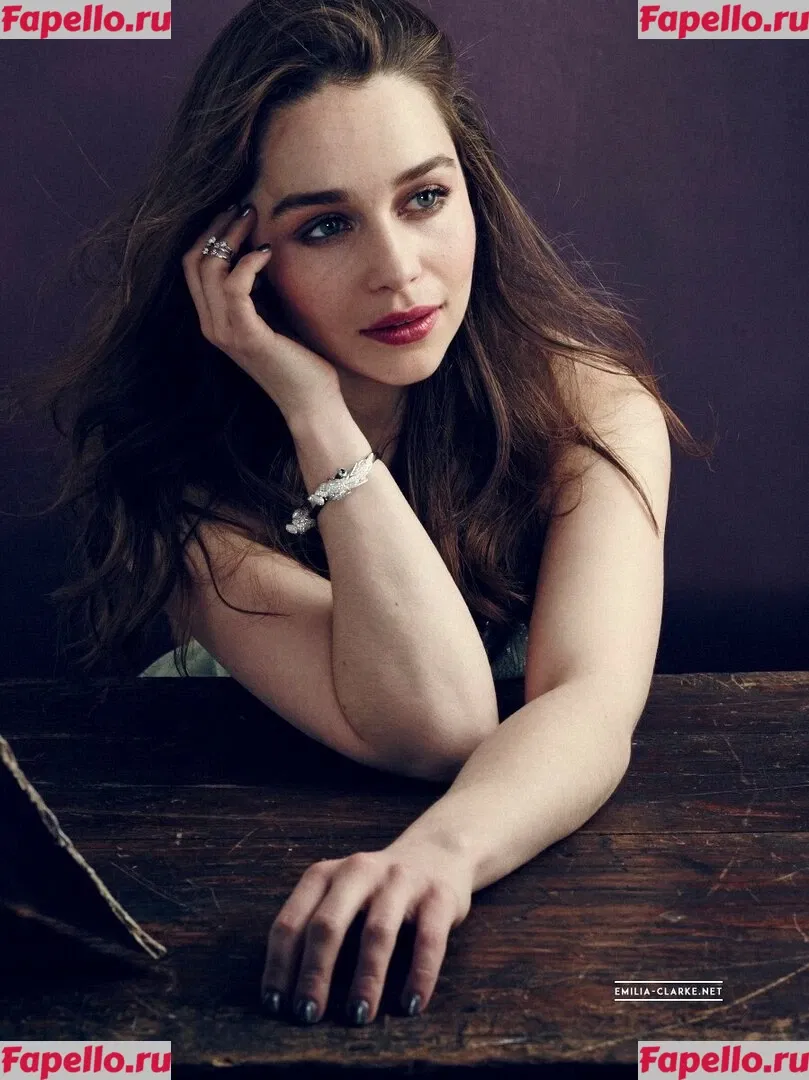 Emilia Clarke Onlyfans Photo Gallery 