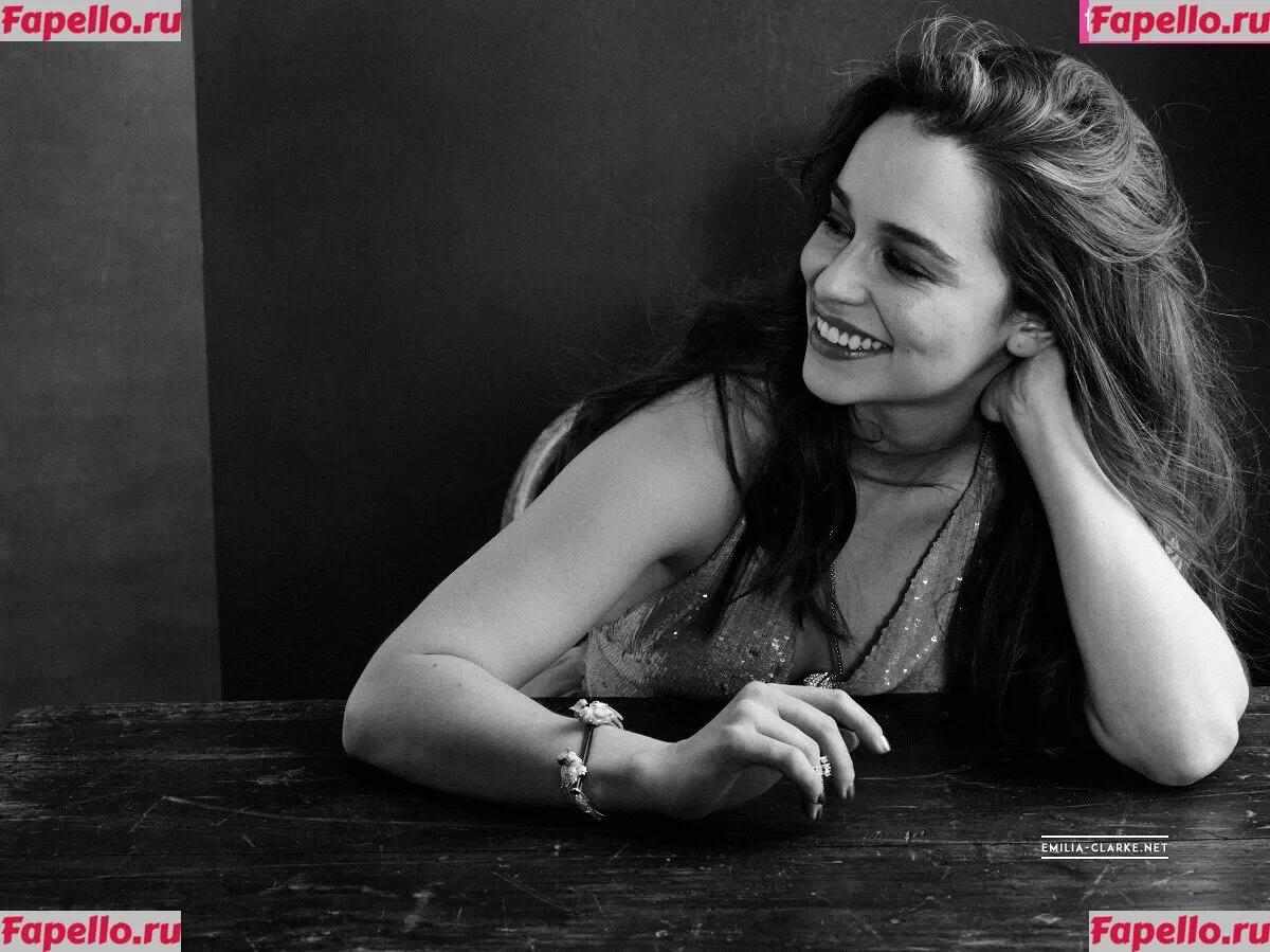Emilia Clarke Onlyfans Photo Gallery 