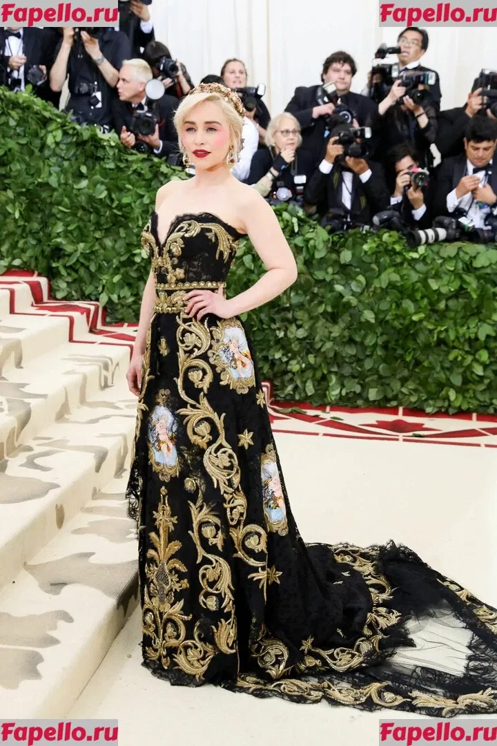 Emilia Clarke Onlyfans Photo Gallery 