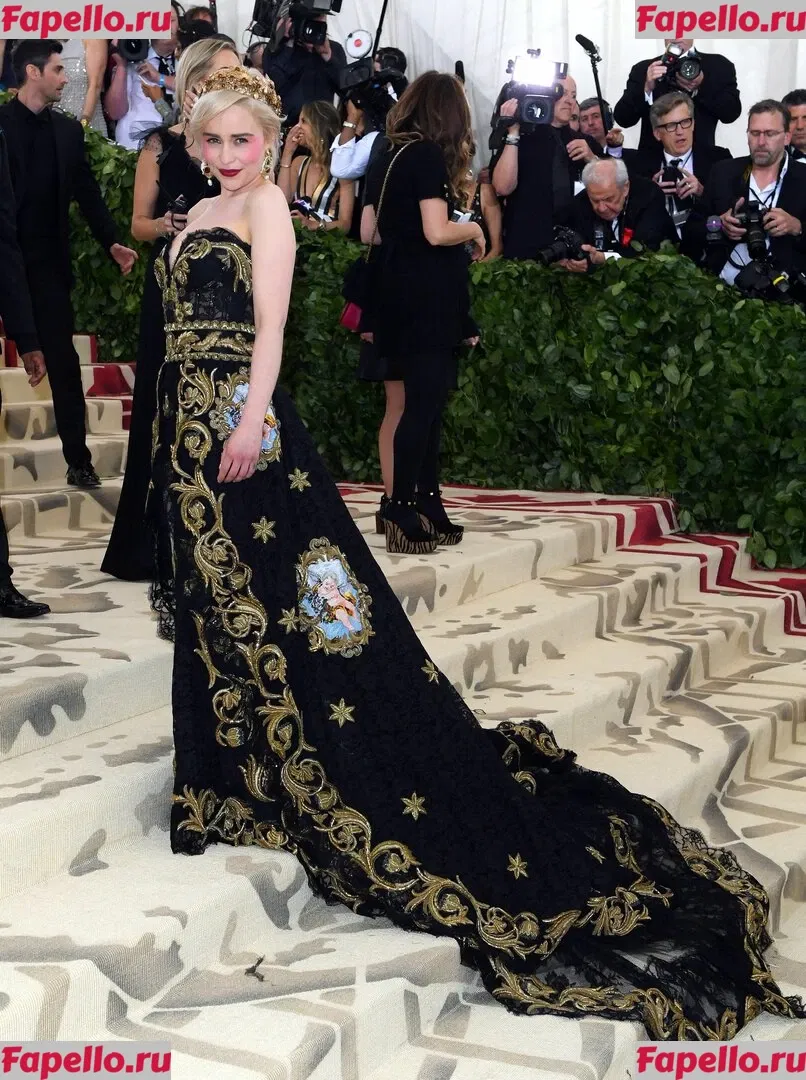 Emilia Clarke Onlyfans Photo Gallery 