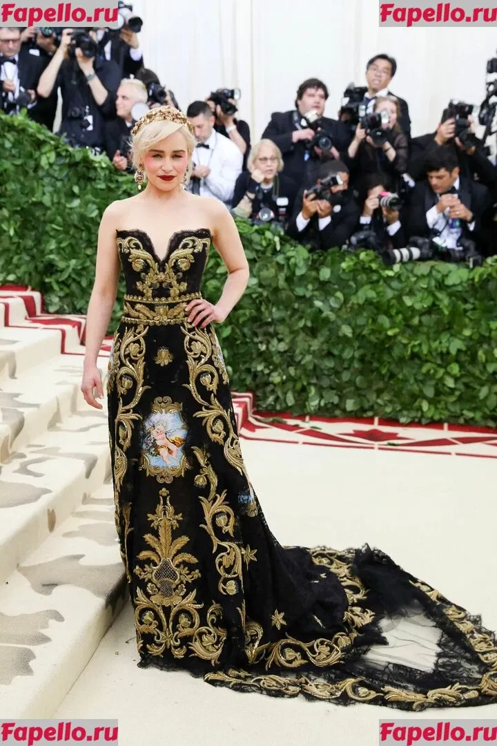 Emilia Clarke Onlyfans Photo Gallery 