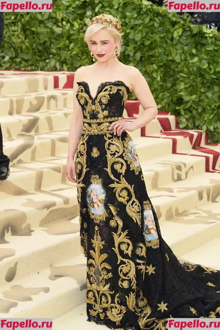 Emilia Clarke Onlyfans Photo Gallery 