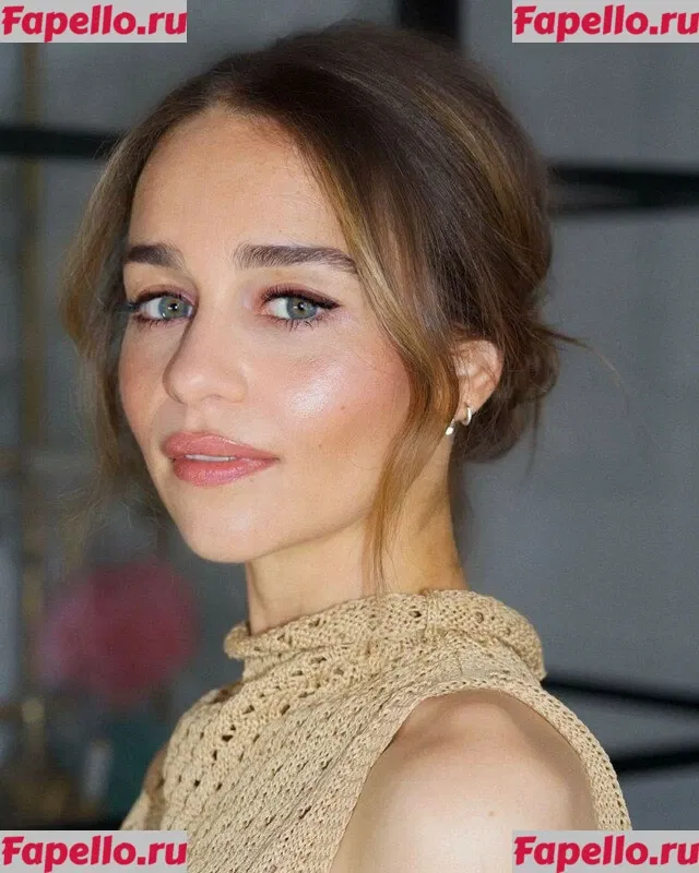 Emilia Clarke Onlyfans Photo Gallery 