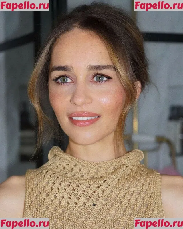 Emilia Clarke Onlyfans Photo Gallery 