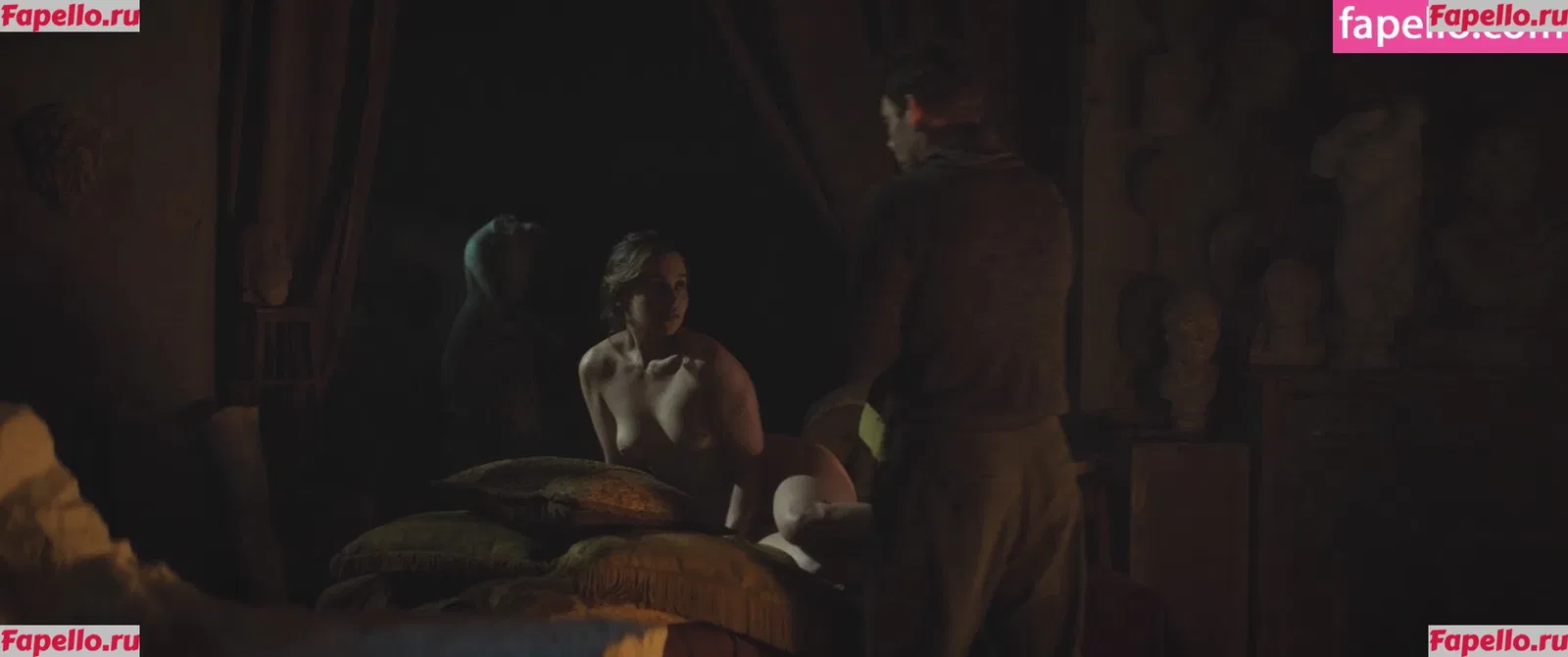 Emilia Clarke Onlyfans Photo Gallery 