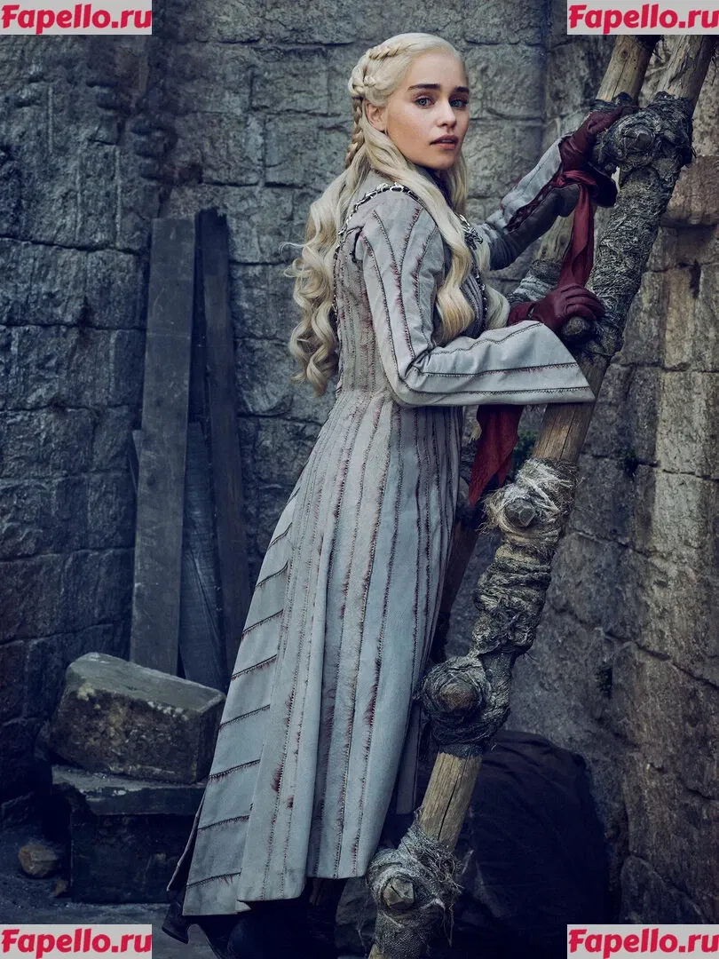 Emilia Clarke Onlyfans Photo Gallery 