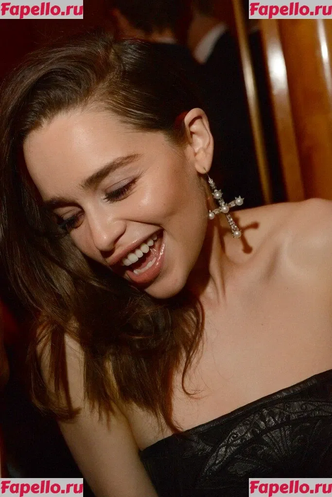 Emilia Clarke Onlyfans Photo Gallery 