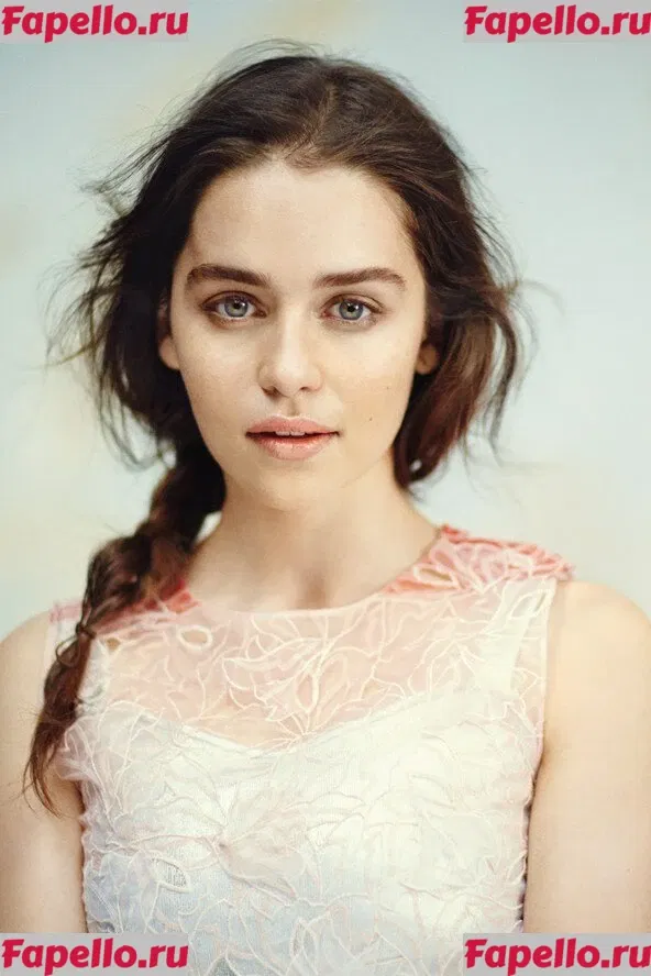 Emilia Clarke Onlyfans Photo Gallery 