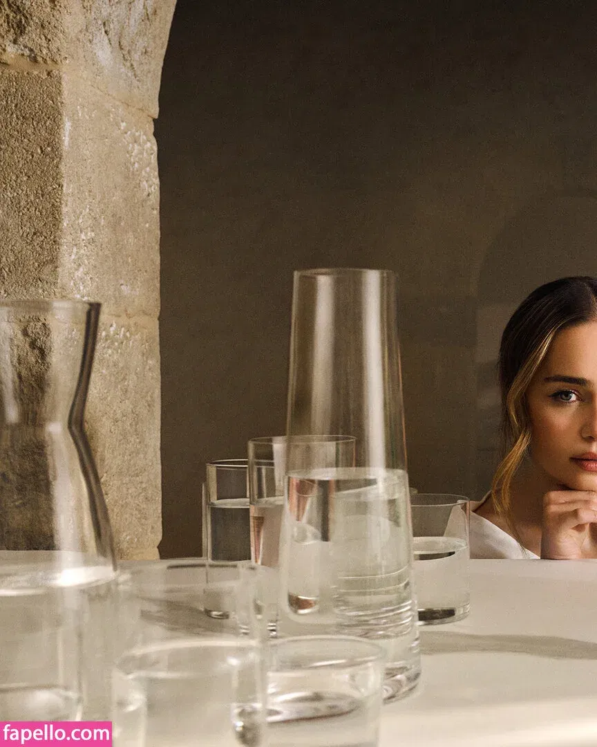 Emilia Clarke Onlyfans Photo Gallery 