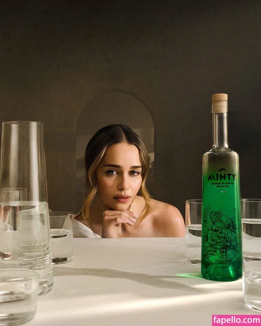 Emilia Clarke Onlyfans Photo Gallery 