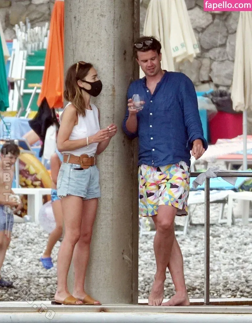 Emilia Clarke Onlyfans Photo Gallery 