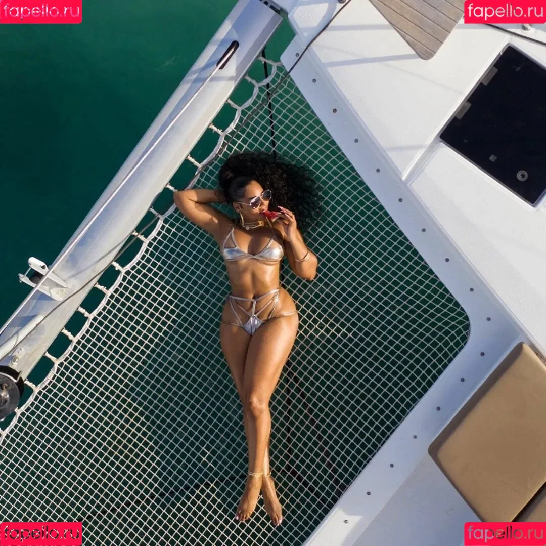 Ashanti Onlyfans Photo Gallery 