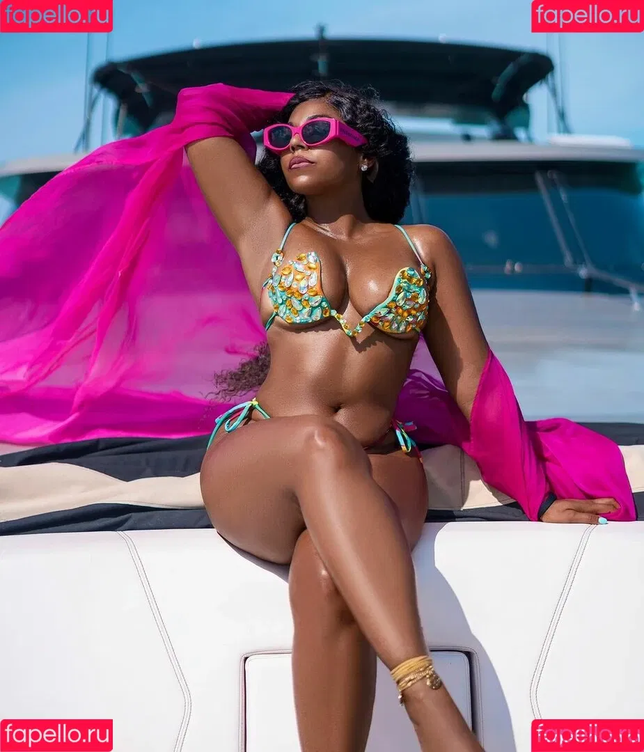 Ashanti Onlyfans Photo Gallery 
