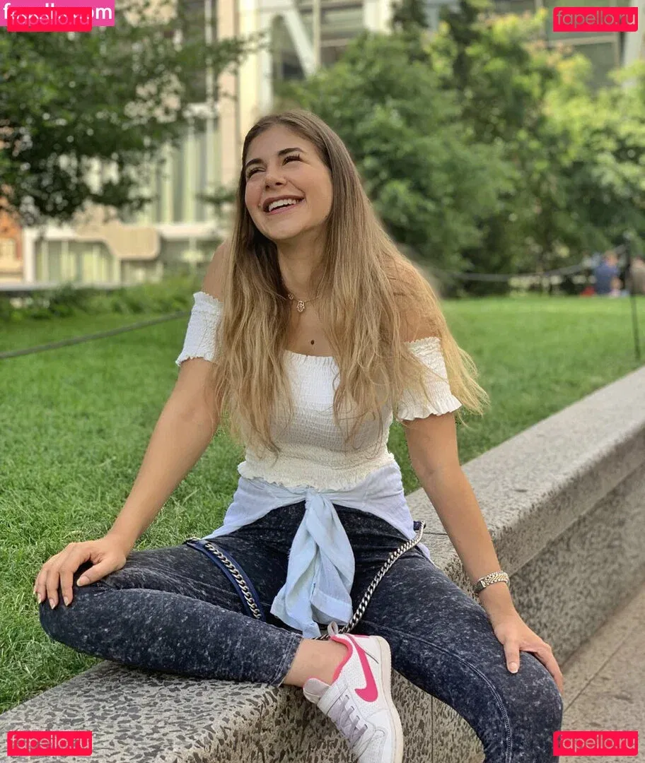 Malak Koura Onlyfans Photo Gallery 