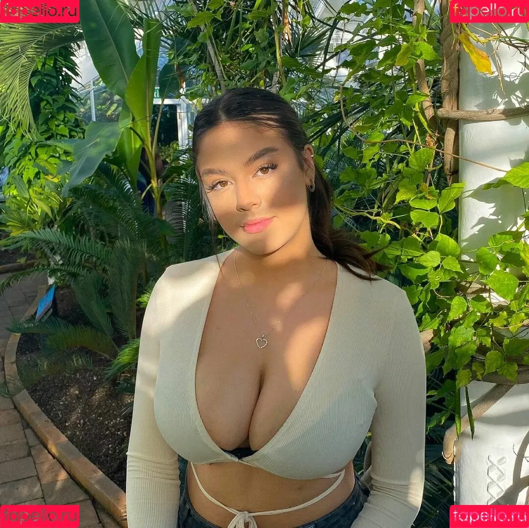 Shania Hawkins Onlyfans Photo Gallery 