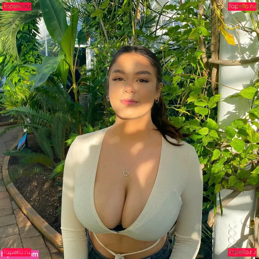 Shania Hawkins Onlyfans Photo Gallery 