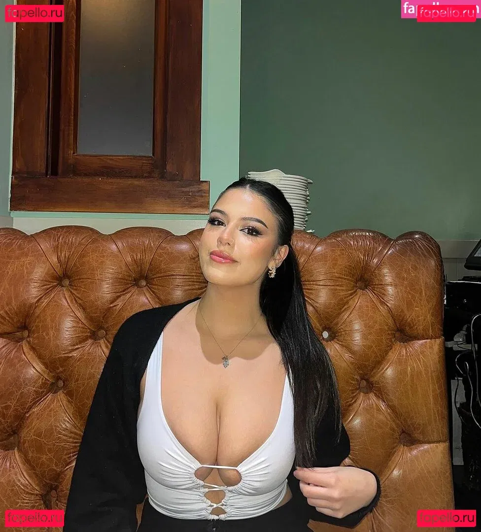 Shania Hawkins Onlyfans Photo Gallery 