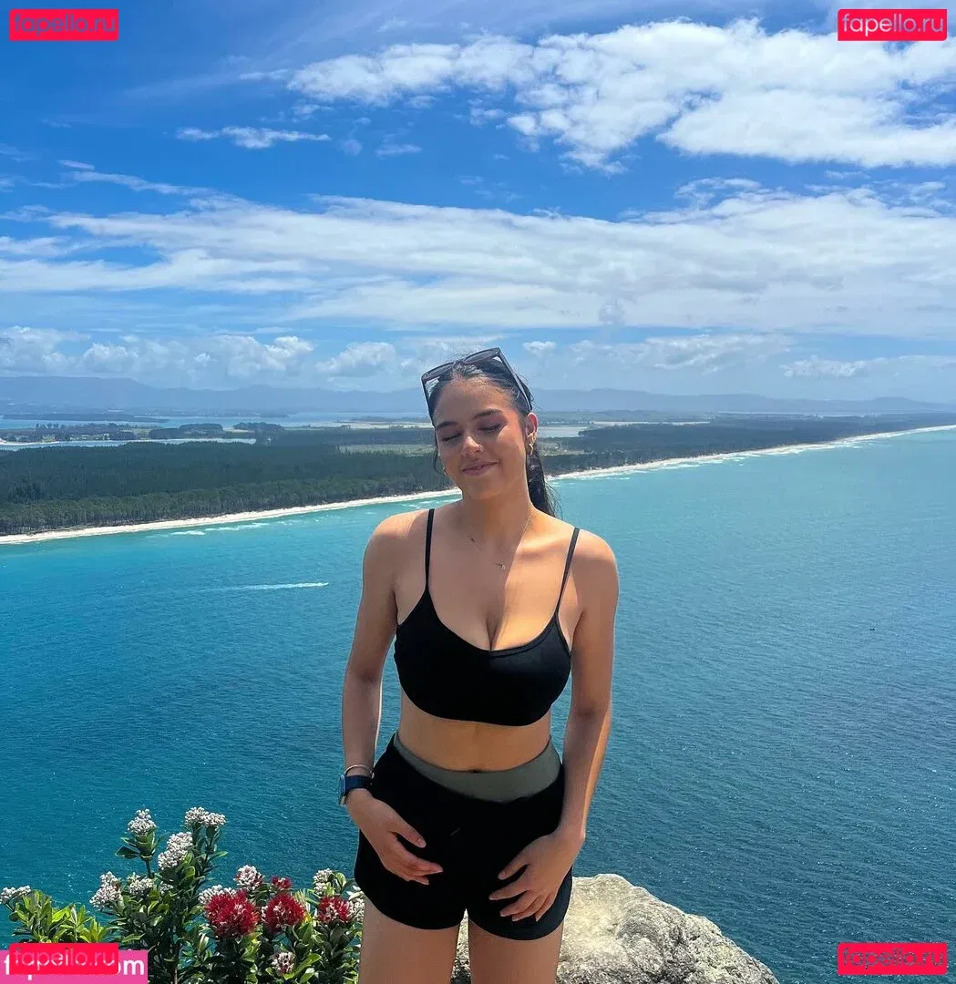 Shania Hawkins Onlyfans Photo Gallery 