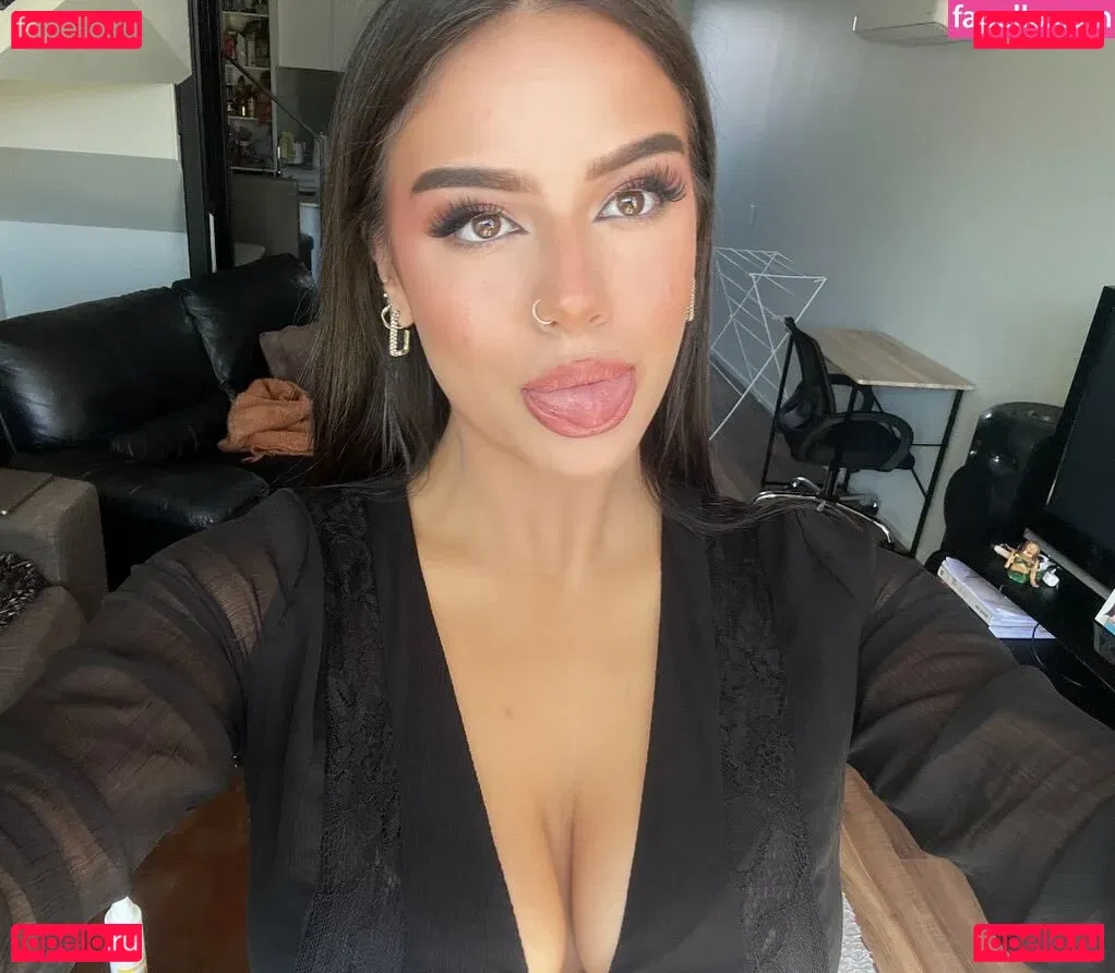 Shania Hawkins Onlyfans Photo Gallery 